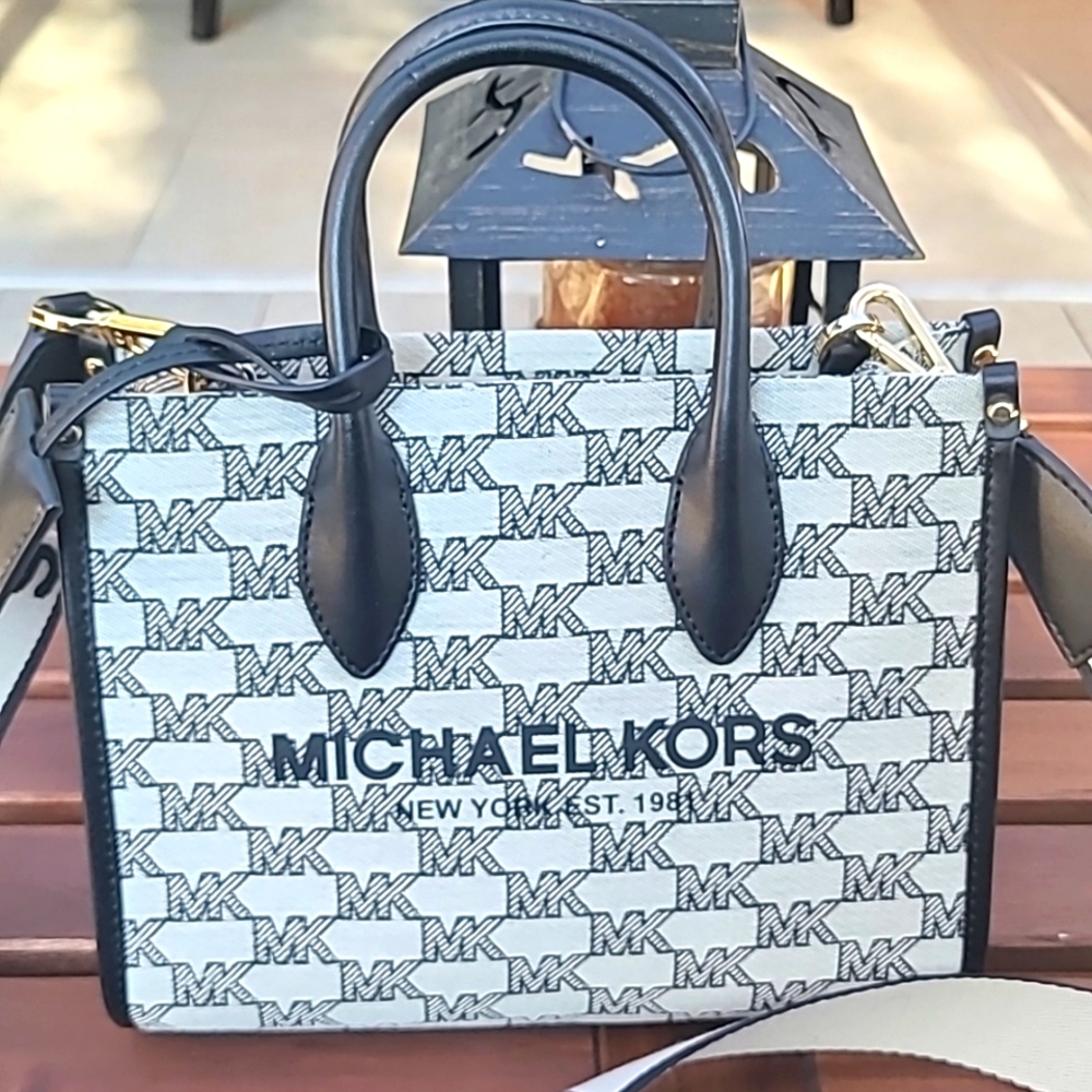 Crossbody purse